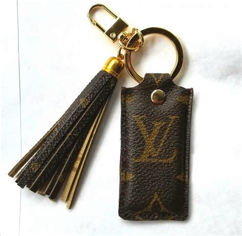 louis vuitton keyring.